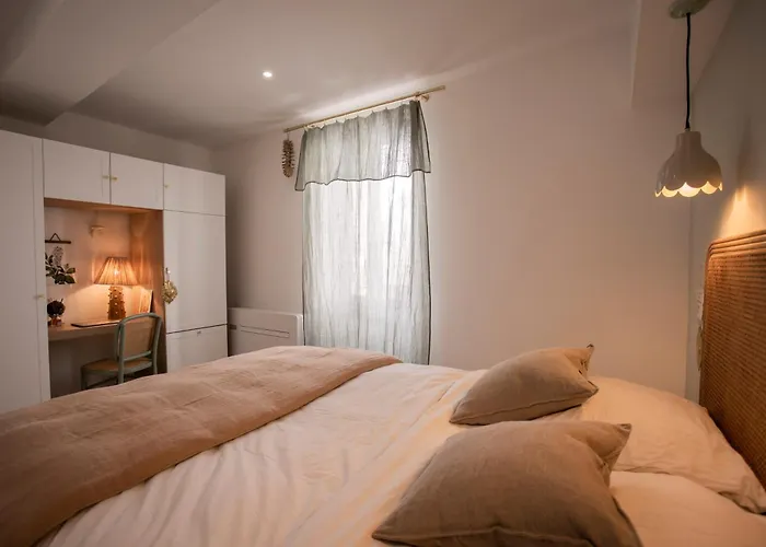 Appartement Coup De Coeur Centre Village Et Plage Climatise 3 Etoiles Terra Cigala Bandol