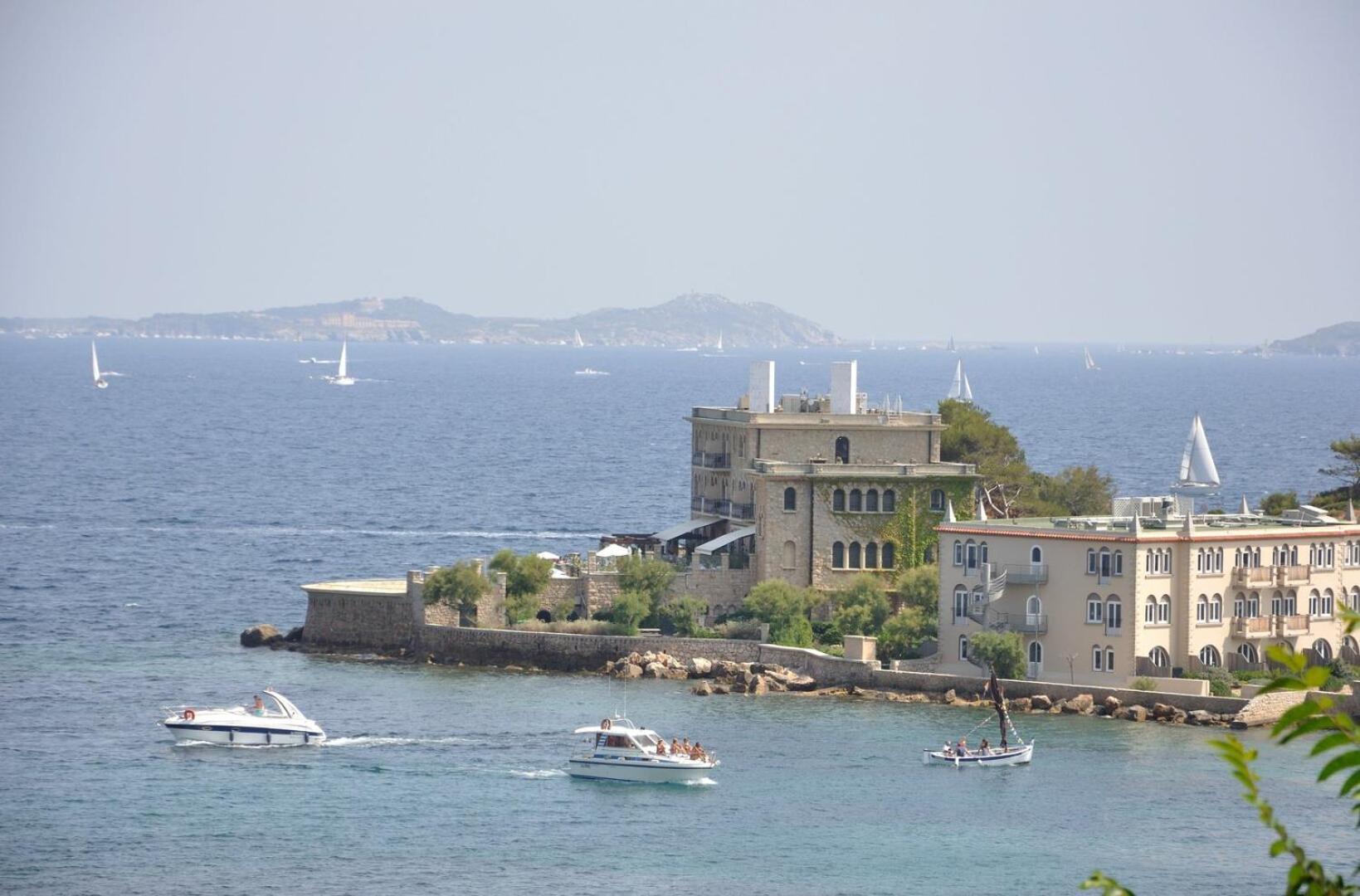 Apartment Coup De Coeur Centre Village Et Climatise 3 Etoiles Terra Cigala Bandol