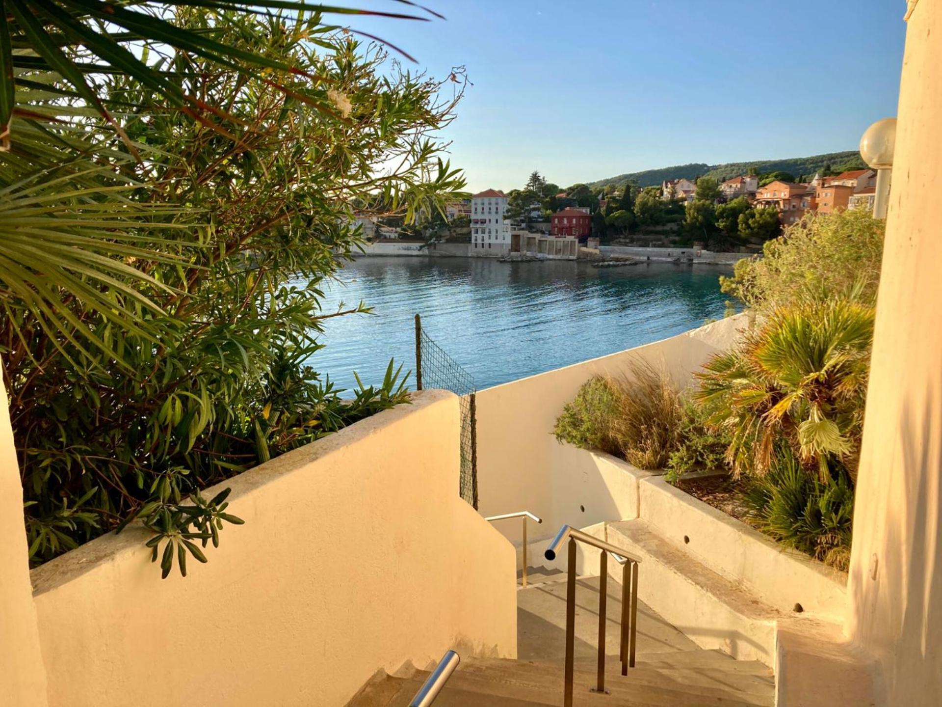 Coup De Coeur Centre Village Et Climatise 3 Etoiles Terra Cigala Bandol